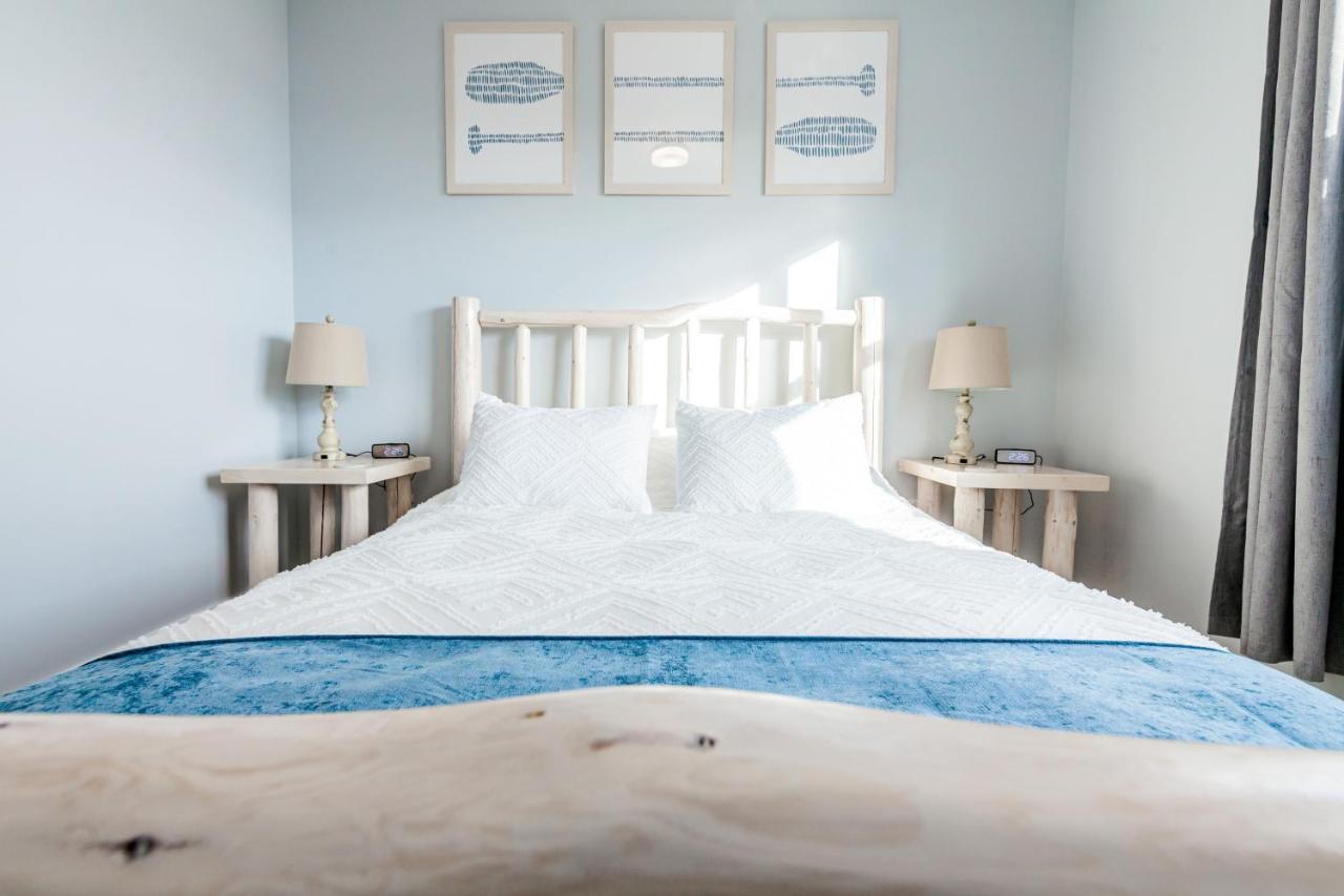 New English Point Oceanfront Living With Hot Tub Apartment Head of Jeddore Bagian luar foto